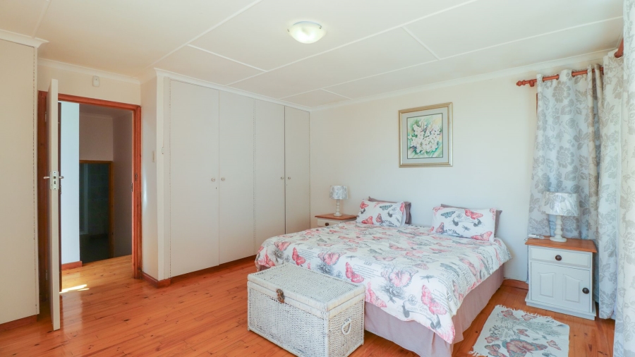 10 Bedroom Property for Sale in Dana Bay Western Cape